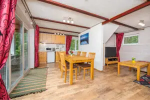 Puhkemajad Torm ja Tuul Võrtsjärve ääres